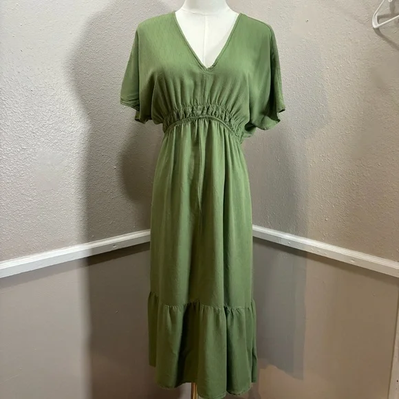 Hering Green Smocked V Neck Maxi Dress Size Medium Short Sleeve Prairie Cottage - Picture 2 of 11